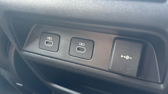 Land Rover Discovery Sport 2.0 D200 Landmark 5dr Auto [5 Seat] Diesel Station Wagon - Image 27
